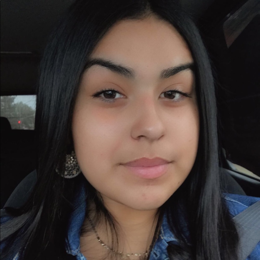 Meet your Posher, Paola